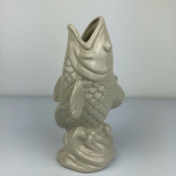 VINTAGE 8" White Koi Fish Vase Water Jumping Flowe - Picture 3 of 16